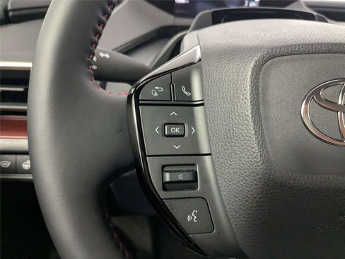 Used 2025 Toyota Prius Plug-In Hybrid FWD image 16