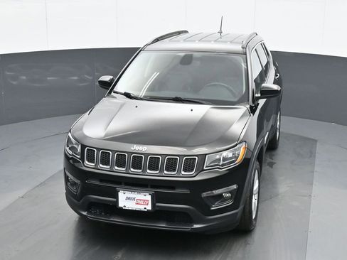 Used 2019 Jeep Compass Latitude AWD/4WD image 16