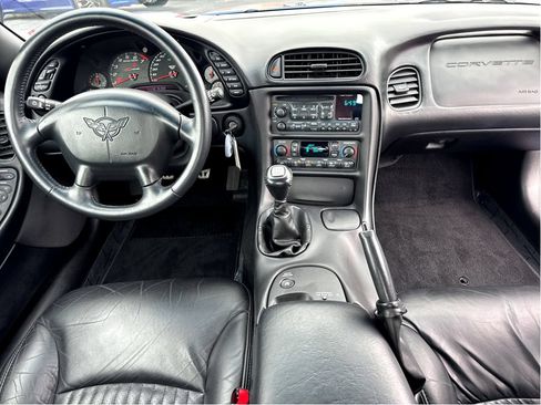Used 2004 Chevrolet Corvette Z06 w/ Z06 Preferred Equipment Group RWD image 13