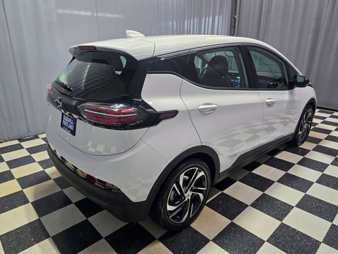 Used 2023 Chevrolet Bolt LT w/ Infotainment Package FWD image 9