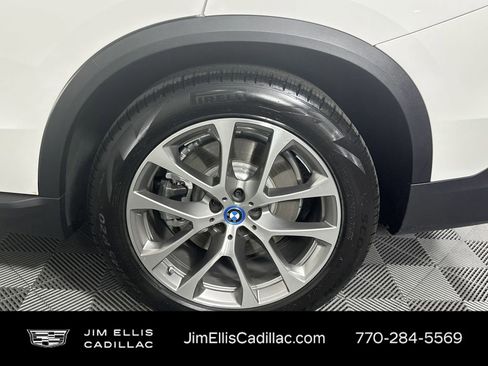 Used 2025 BMW X5 xDrive50e image 17