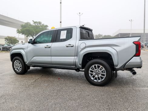 Certified 2026 Toyota Tacoma Limited AWD/4WD image 10