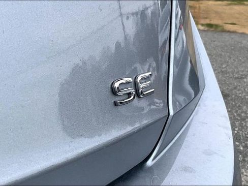 Used 2024 Volkswagen Jetta SE image 23