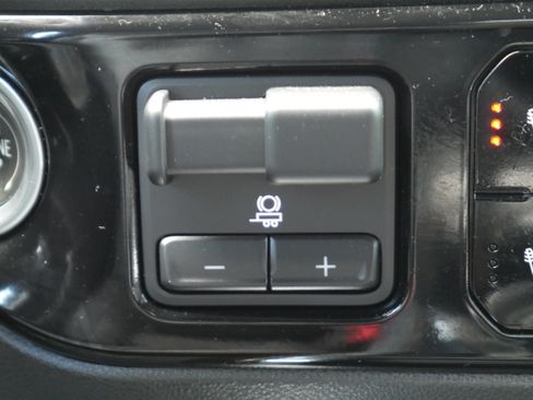 Certified 2022 Chevrolet Silverado 1500 RST w/ Convenience Package II AWD/4WD image 22