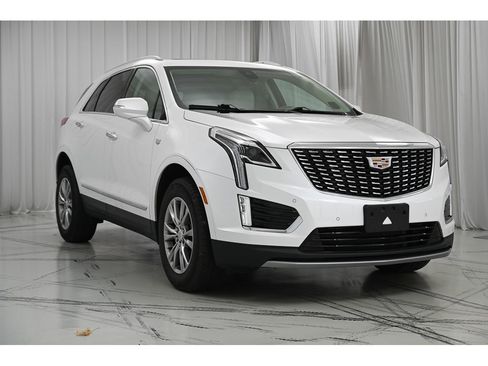Used 2023 Cadillac XT5 Premium Luxury image 2