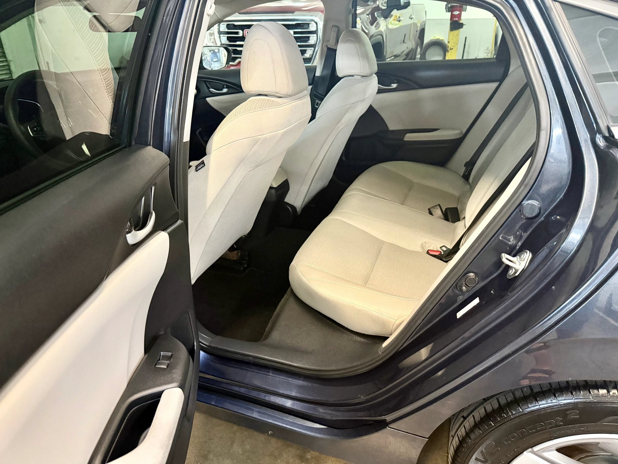 Used 2019 Honda Insight EX image 10