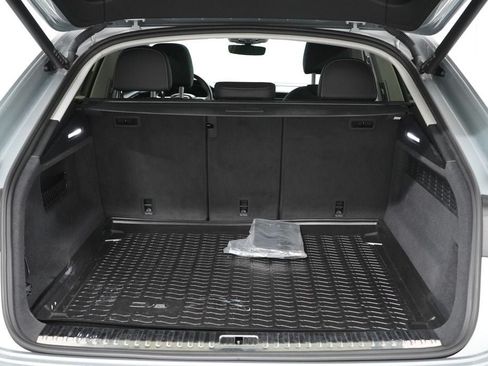 Used 2023 Audi Q8 Premium w/ Convenience Package AWD/4WD image 19