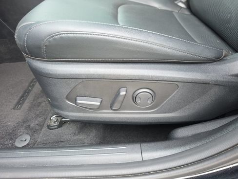 Used 2025 Kia Sportage EX w/ Premium Package FWD image 12