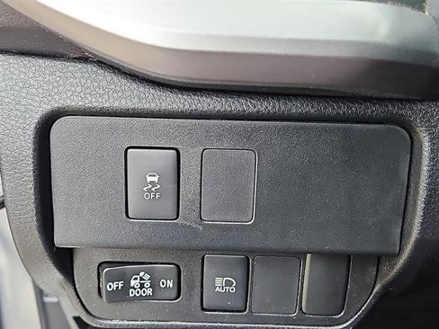 Used 2020 Toyota Tacoma SR5 image 19