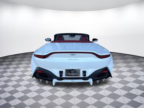 Used 2021 Aston Martin V8 Vantage Roadster RWD image 10