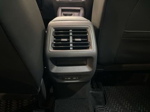 New 2026 Volkswagen Tiguan SE image 22