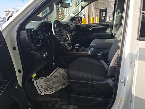Used 2024 GMC Sierra 1500 Elevation w/ Preferred Package AWD/4WD image 4