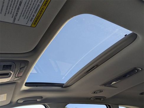 Certified 2025 Kia Telluride S image 27