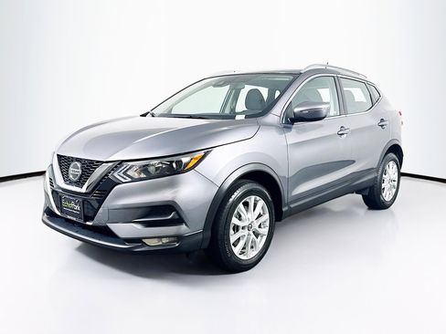 Used 2022 Nissan Rogue Sport SV image 3