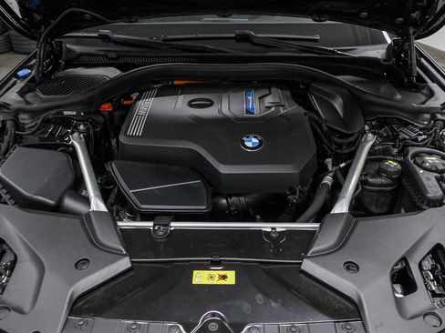 Certified 2023 BMW 530e w/ M Sport Package image 27