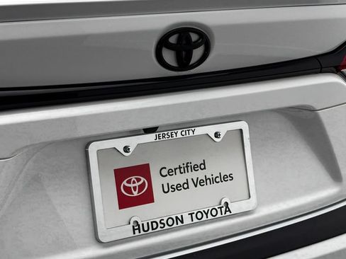 Used 2026 Toyota Corolla SE w/ SE Package FWD image 8