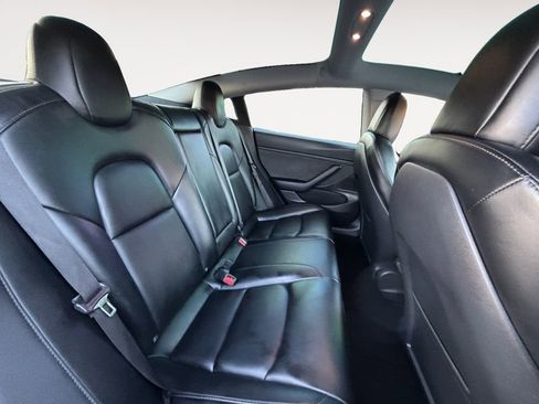 Used 2019 Tesla Model 3 image 11