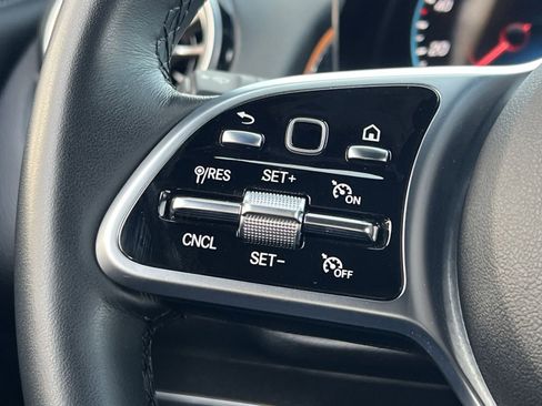 Certified 2022 Mercedes-Benz GLB 250 4MATIC image 30