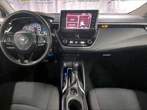 Used 2021 Toyota Corolla LE image 21