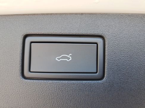 New 2026 Volkswagen Tiguan SE R-Line image 13