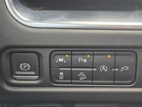 Used 2021 Chevrolet Tahoe Premier w/ Premium Package image 24