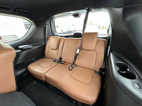 Certified 2024 INFINITI QX80 Sensory image 24