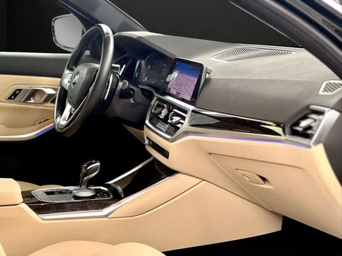 Used 2021 BMW 330i xDrive Sedan w/ Convenience Package image 21