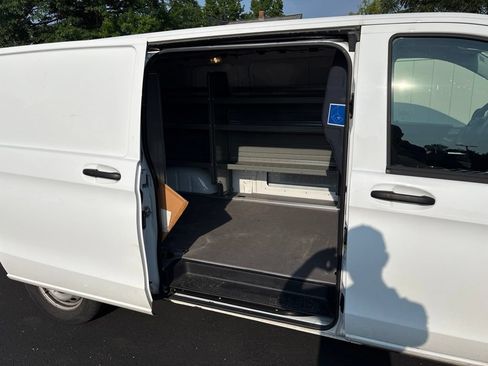 Used 2023 Mercedes-Benz Metris image 8