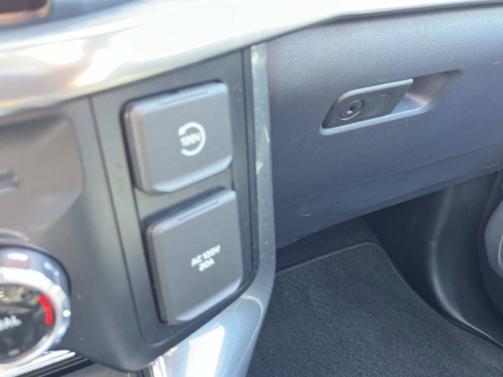 Used 2023 Ford F150 Lariat w/ Equipment Group 502A High AWD/4WD image 40