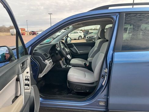 Used 2017 Subaru Forester 2.5i Premium w/ All-Weather Package image 10
