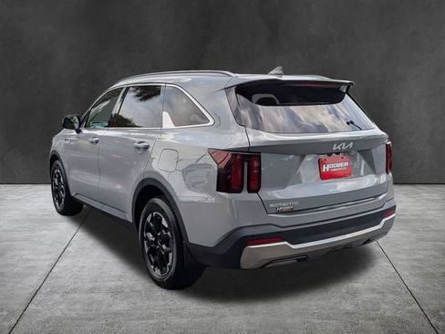 Used 2024 Kia Sorento S w/ Panoramic Sunroof Package FWD image 6