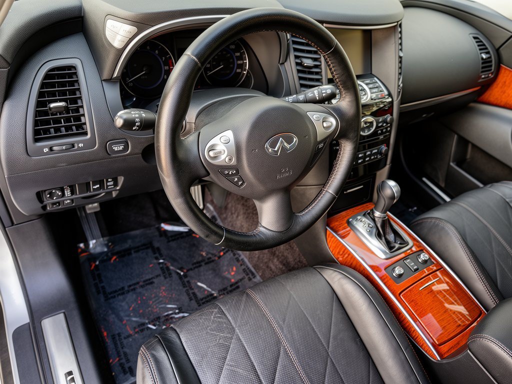 Used 2014 INFINITI QX70 2WD w/ Premium Package image 4