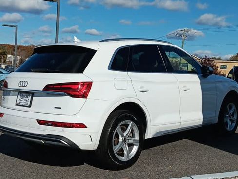 Used 2023 Audi Q5 Premium w/ Convenience Package image 5