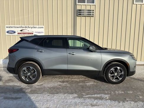 Used 2025 Chevrolet Blazer LT image 1