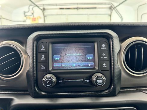 Used 2019 Jeep Wrangler Unlimited Sport AWD/4WD image 23
