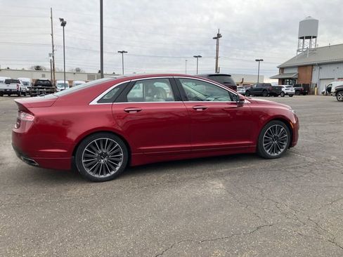 Used 2014 Lincoln MKZ image 5