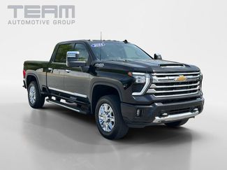 Used 2024 Chevrolet Silverado 2500 High Country w/ High Country Premium Package AWD/4WD video 1