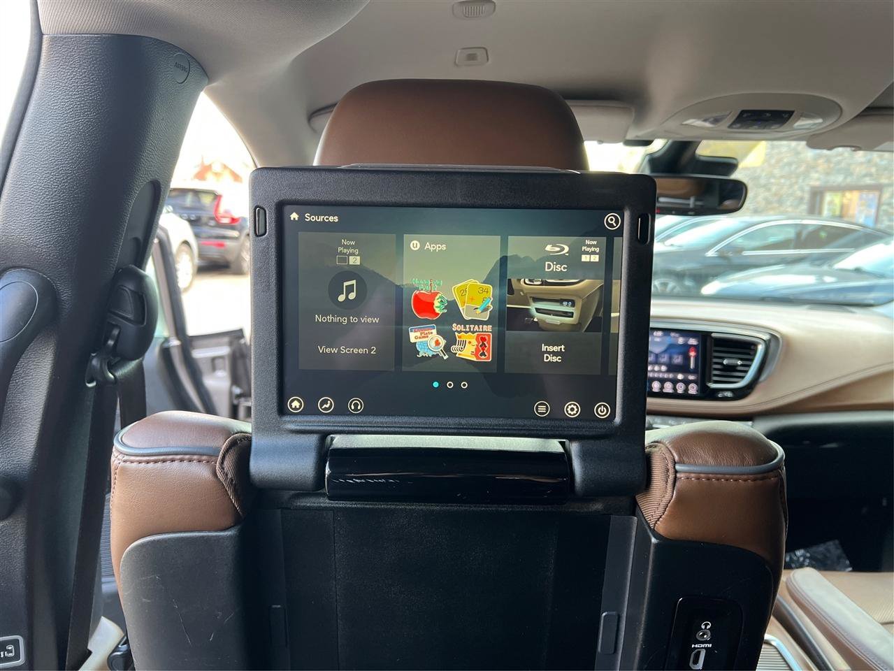 Used 2018 Chrysler Pacifica Limited FWD image 31