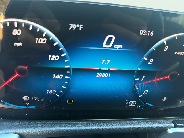 Used 2022 Mercedes-Benz GLB 250 4MATIC w/ Premium Package Lite image 18