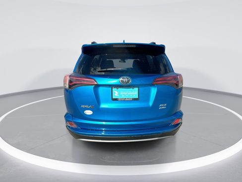 Used 2018 Toyota RAV4 XLE image 7