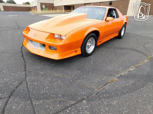 Used 1988 Chevrolet Camaro image 2