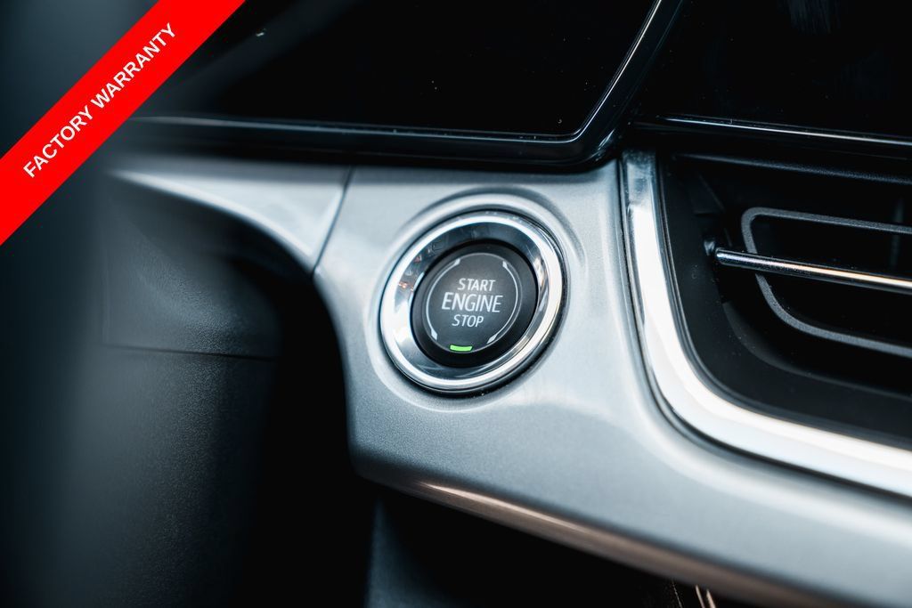 Used 2025 Chevrolet Trax LT FWD image 18