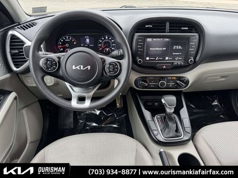 Used 2022 Kia Soul LX image 8