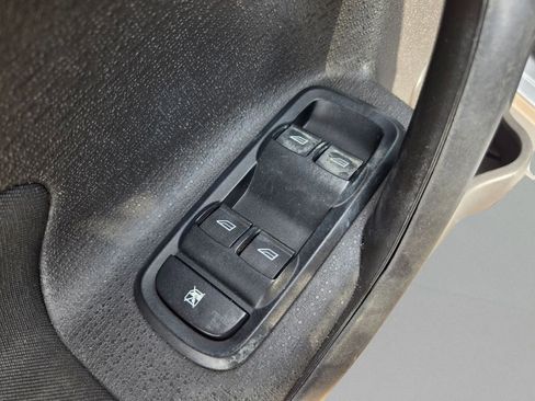 Used 2015 Ford Fiesta SE image 19