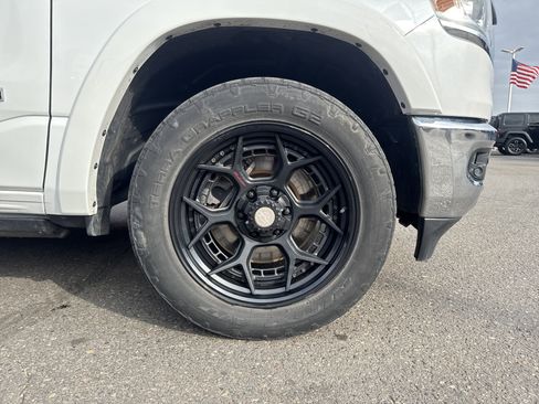 Used 2019 RAM 1500 Limited image 9