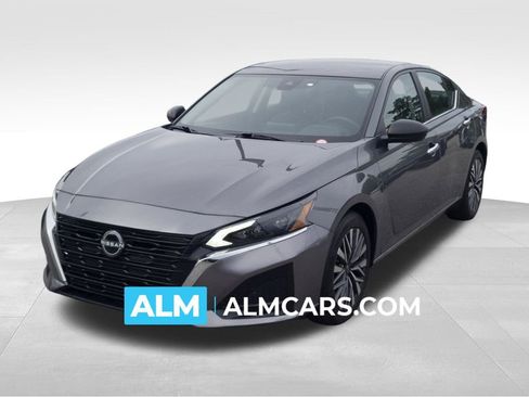 Used 2025 Nissan Altima 2.5 SV FWD image 1
