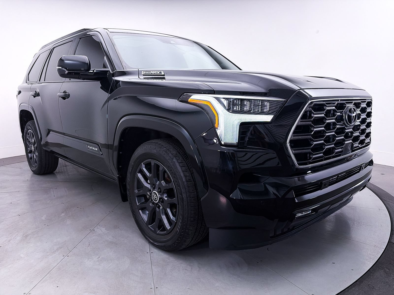 Used 2024 Toyota Sequoia Platinum AWD/4WD image 11