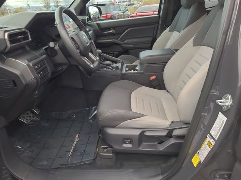 Used 2024 Toyota Tacoma TRD Sport image 19