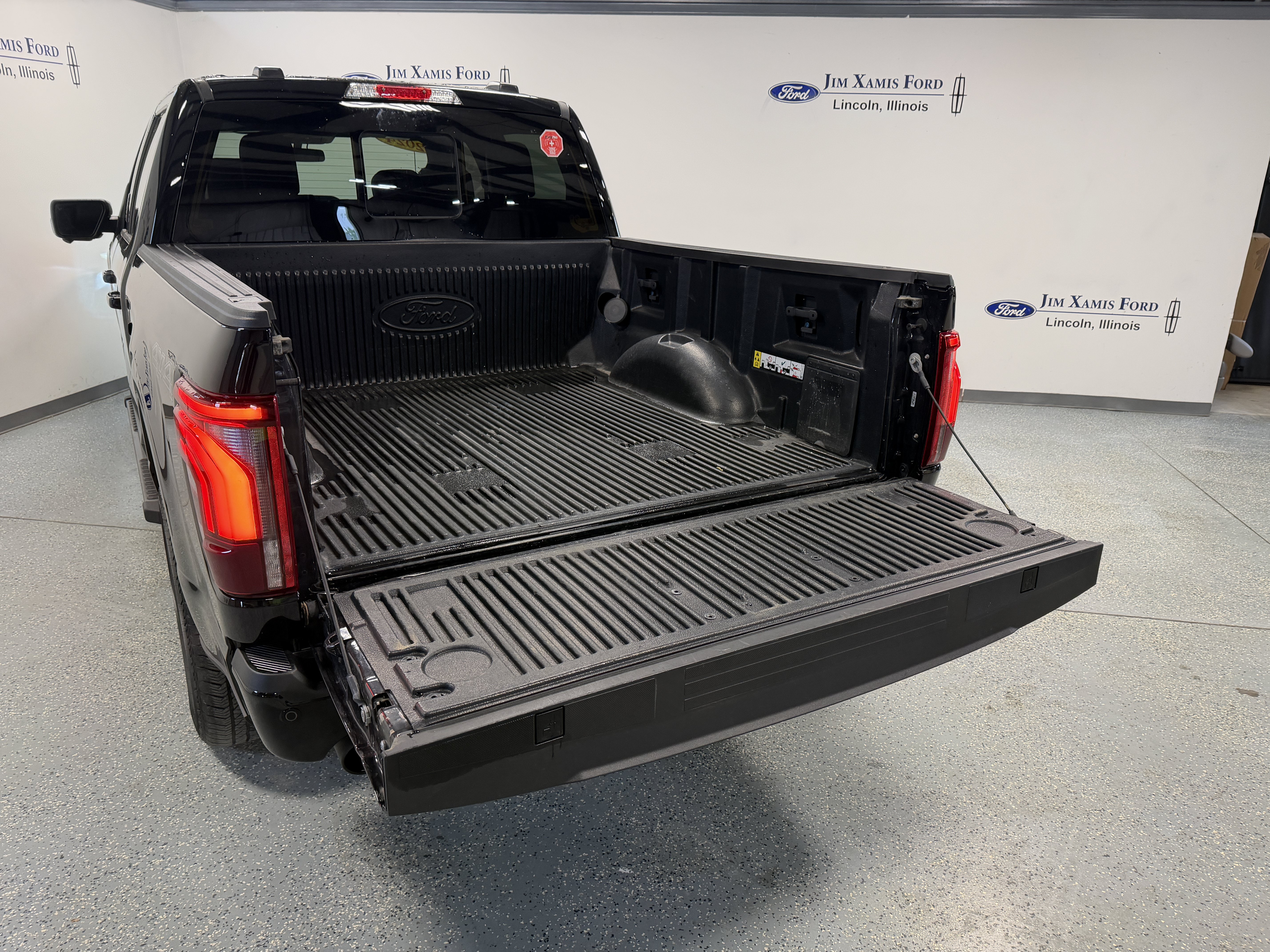 Used 2024 Ford F150 Lariat AWD/4WD image 23