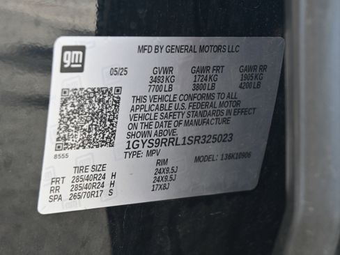 Used 2025 Cadillac Escalade ESV Sport Platinum w/ LPO, ONYX Package image 17